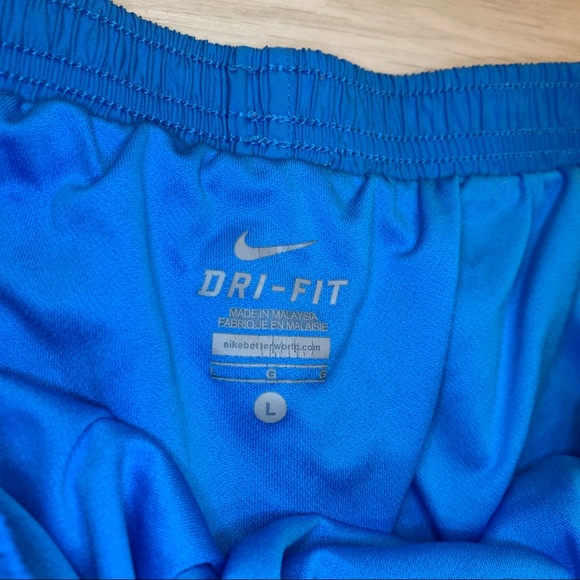 Nike dri-fit blue & red shorts - Picture 3 of 4